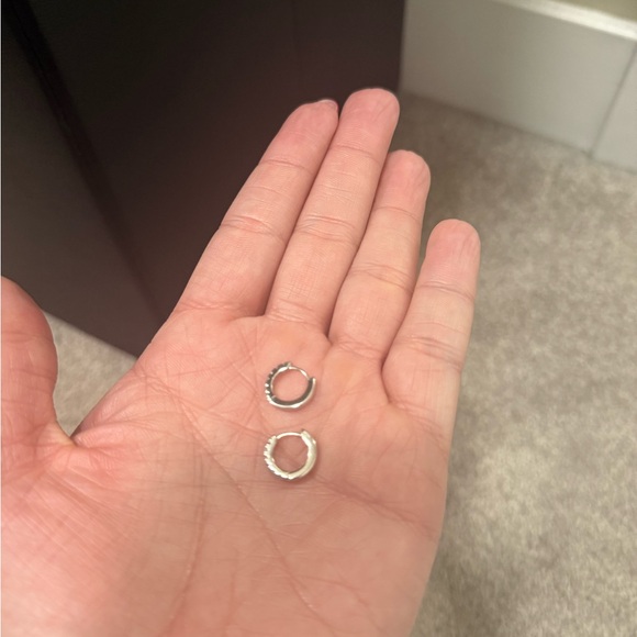 Elegant Silver Earrings with Gemstones - Picture 2 of 2